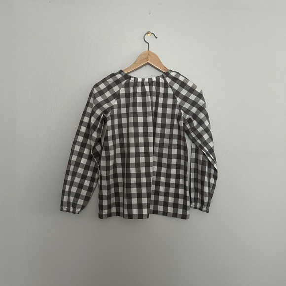 Hanna Andersson Gingham Blouse with Lace Trim Pockets - Picture 5 of 6